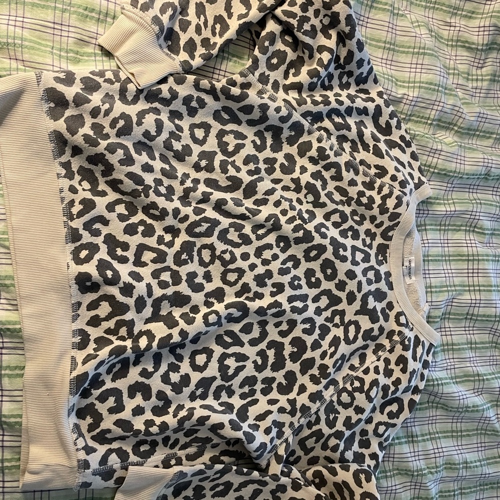 Leopard Print Sweatshirt in Light Beige with Casual Fit